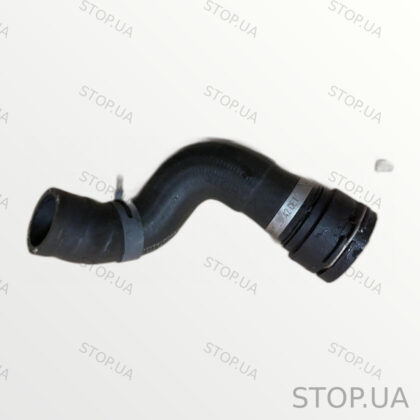 8R0121049A патрубок системы охлаждения Патрубок системы охлаждения Audi Q5