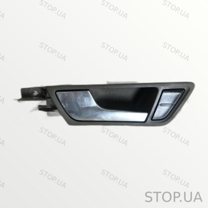 8R0839019 ручка двери задней левой Ручка задней левой двери Audi Q5 2012-20
