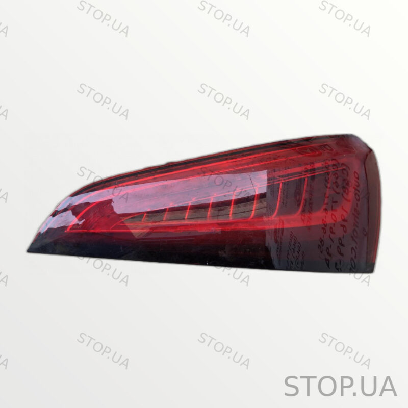 8R0945094D правый задний фонарь 8R0945094D Фонарь правый (дефект) Audi Q5 1