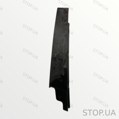 8U0837902C молдинг стойки правый передний Молдинг стойки правый передний Au