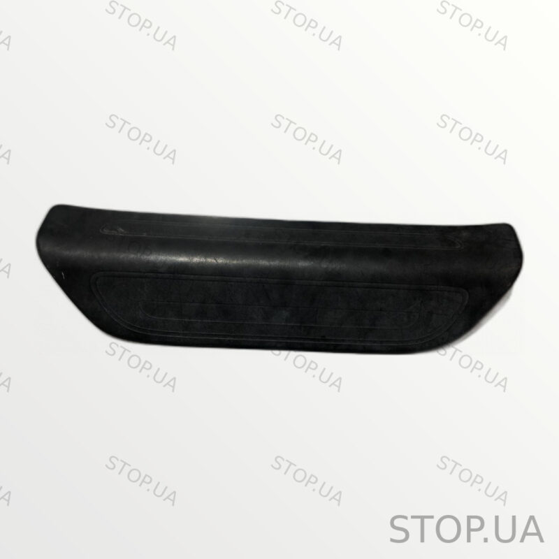 8U0853376 накладка порога задняя правая Накладка порога задняя правая Audi