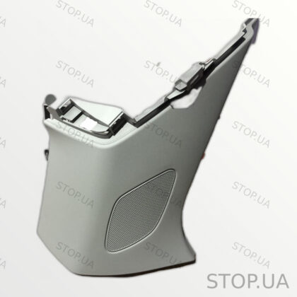 8U0867246 обшивка стойки правая Обшивка правой стойки Audi Q3 11-14, артику