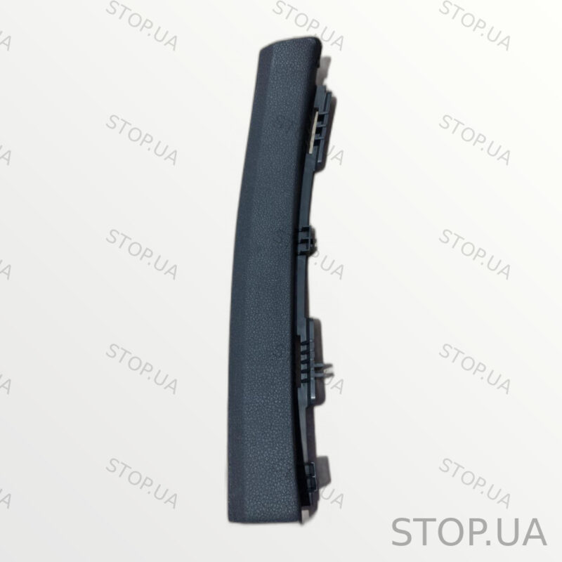8U0868203A обшивка стойки порога левая Обшивка стойки порога левая Audi Q3