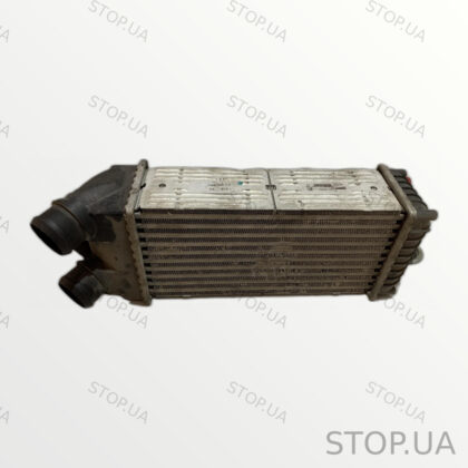 9645965180 радиатор интеркулера Радиатор интеркулера Citroen Berlingo 02-07
