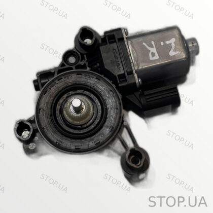 CM094290 моторчик стеклоподъемника задний правый Моторчик стеклоподъемника