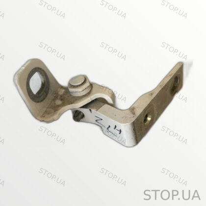 H1BZ5826811A петля двери нижняя задняя левая Петля двери нижняя задняя лева