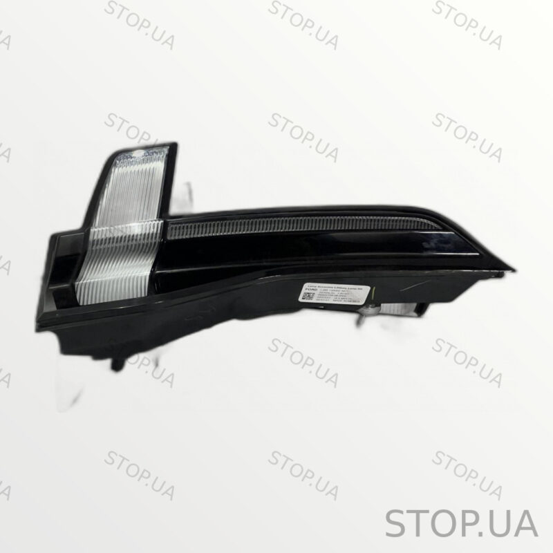 LJ8B13A602AE задний правый фонарь Ford Задний фонарь правый Mustang Mach-E