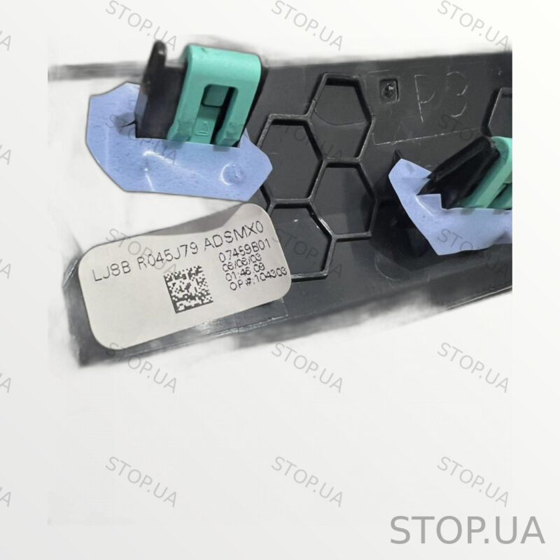 LJ8BR045J79 накладка торпедо боковая левая верхняя Накладка торпедо боковая — изображение 2
