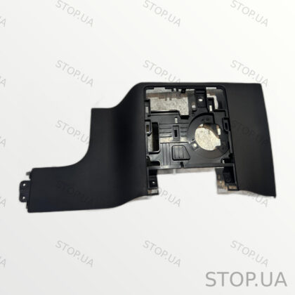 LJ8BR04652AE накладка торпедо центральная нижняя Нижняя центральная накладк