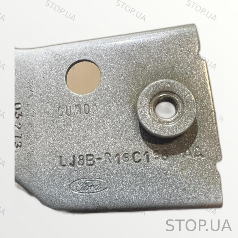 LJ8BR16C198AA кронштейн передний правый удерживатель крыла Кронштейн передн — изображение 2