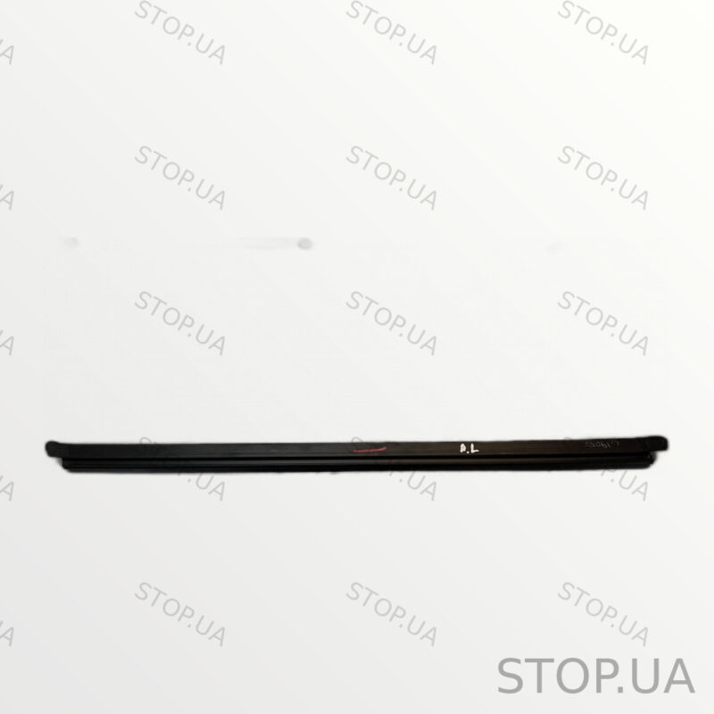 LJ8BR20571A ущельнитель стекла двери Уплотнитель стекла двери передней лево