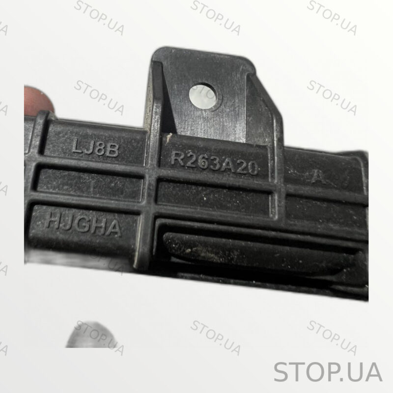 LJ8BR263A20A направляющая стекла передняя правая Направляющая стекла передн — изображение 2