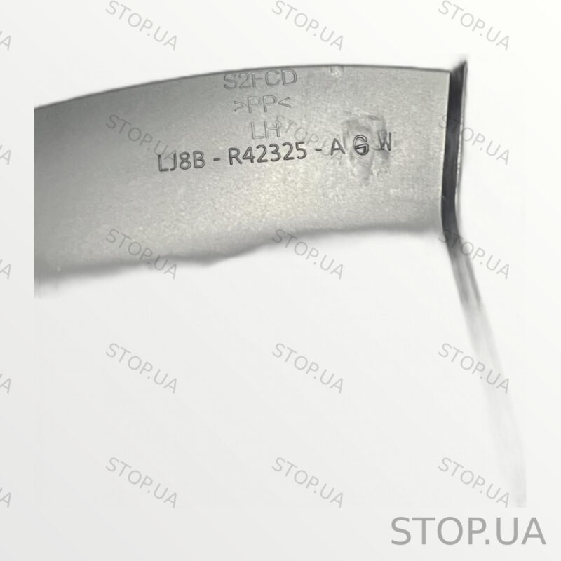 LJ8BR42325AGW накладка задней крышки багажника левая Накладка задней крышки — изображение 2