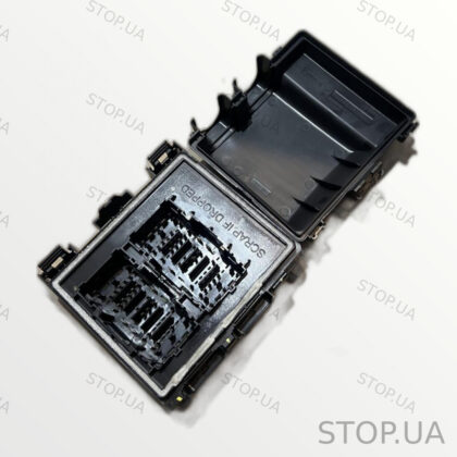 LJ8T14D068NAC блок предохранителей моторного отсека Блок предохранителей мо