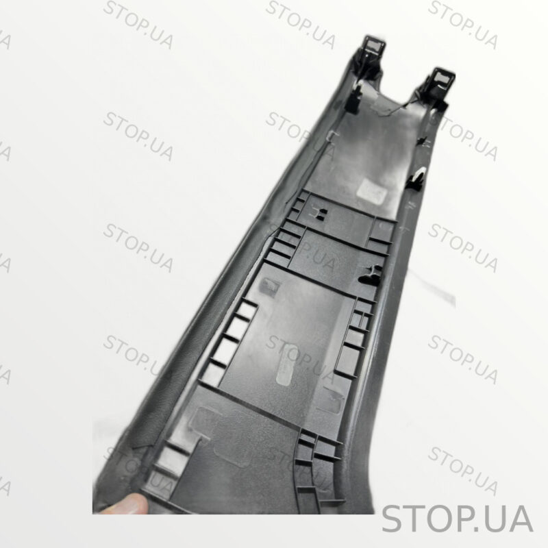 PT00000875 накладка центральной консоли Rivian R1T — изображение 4