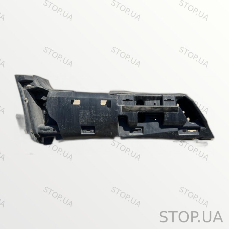 PT00002134 Кронштейн накладки на порог Rivian R1T (2022–2023)