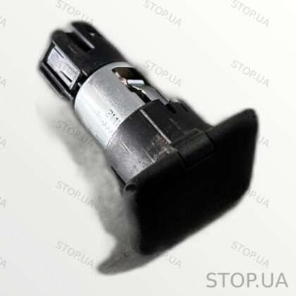 PT00015968 Прикурювач Rivian R1T