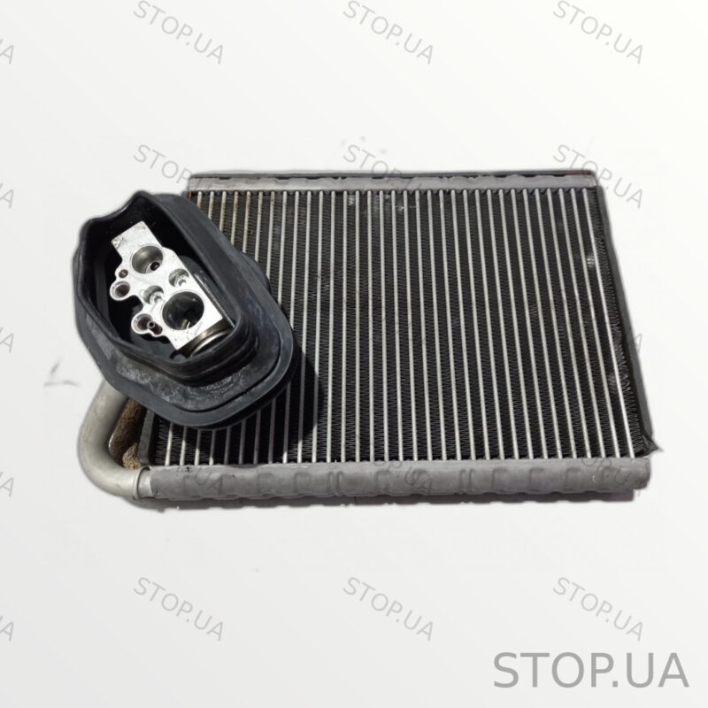 X1187006 радиатор кондиционера Радиатор кондиционера Audi Q5 12-16 SKU X118